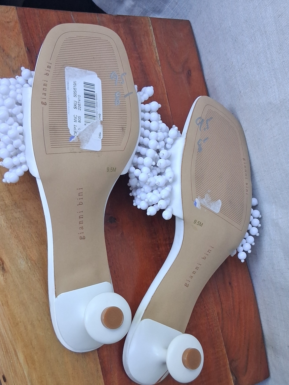 Gianni Bini Lonzo White Beaded Slide Sandals 9.5 - Picture 9 of 13